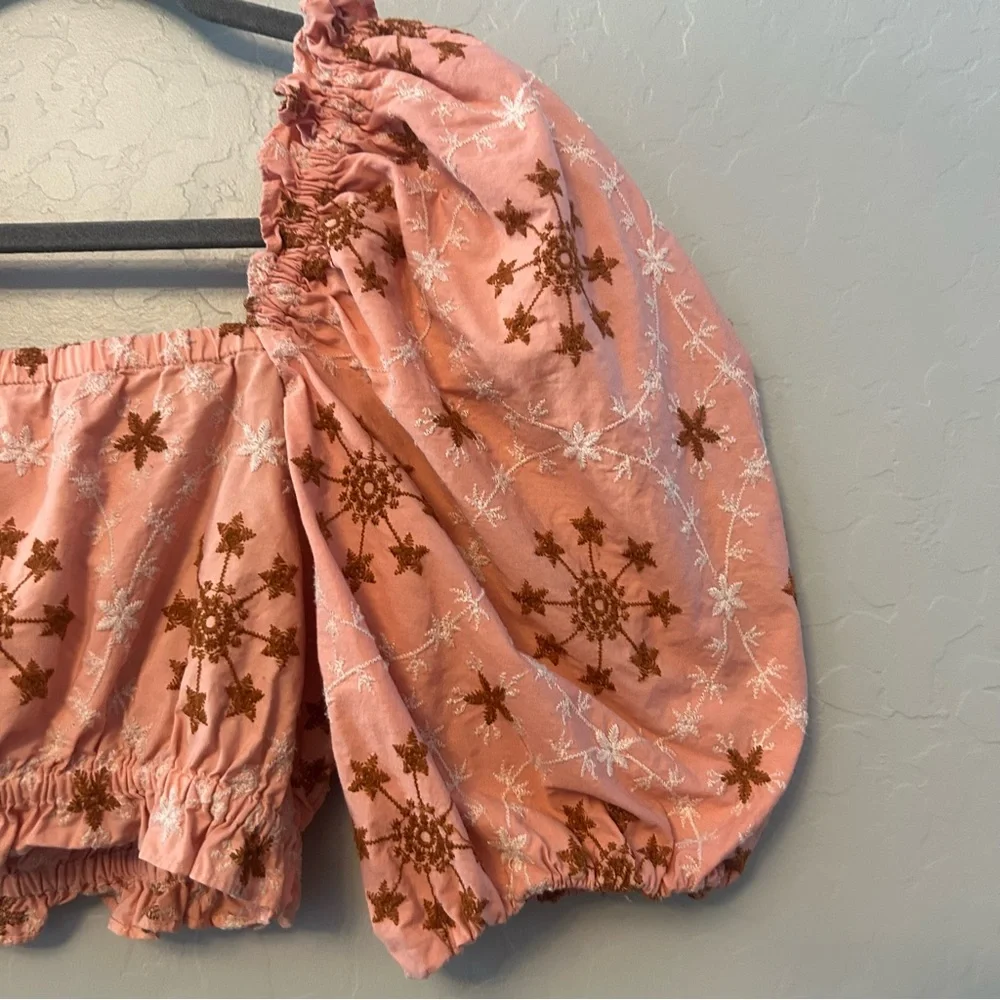Zara women's coral peach floral embroidered cropped puff sleeve blouse size xs